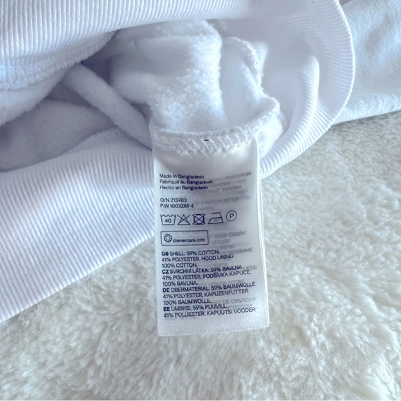 White Cropped Hoodie 🤍 - Picture 7 of 10